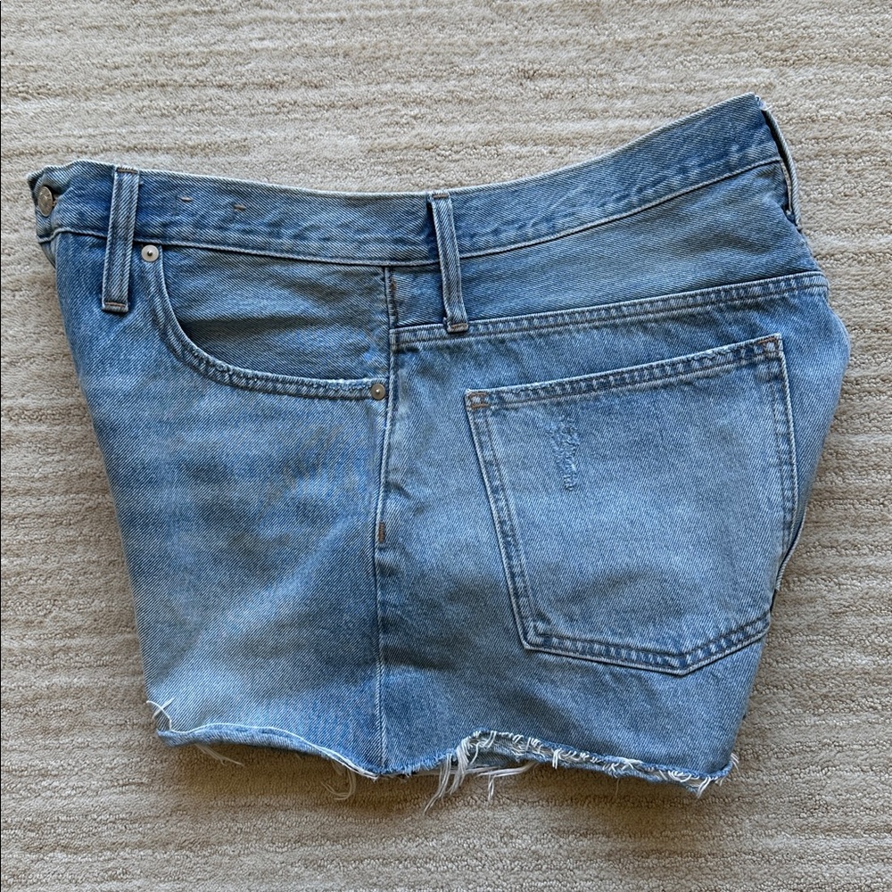 Like New Madewell Relaxed Denim Shorts Button Fly MD739 Size 31 - Picture 6 of 16